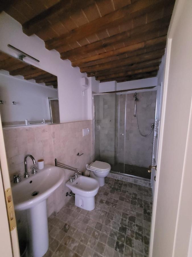 La Villa Apartments - Convenient For Sardinia And Corsica - 4 Beds - Private Parking Included With Camera Livorno Buitenkant foto