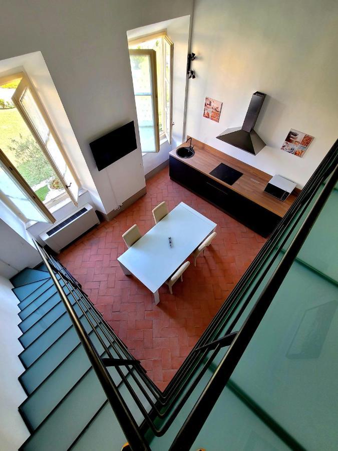 La Villa Apartments - Convenient For Sardinia And Corsica - 4 Beds - Private Parking Included With Camera Livorno Buitenkant foto