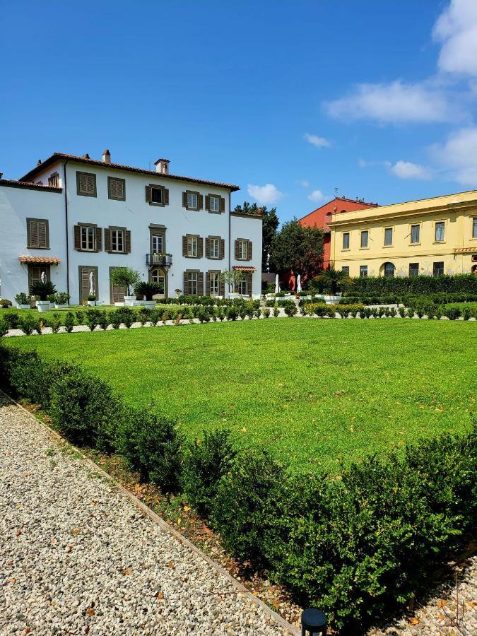 La Villa Apartments - Convenient For Sardinia And Corsica - 4 Beds - Private Parking Included With Camera Livorno Buitenkant foto