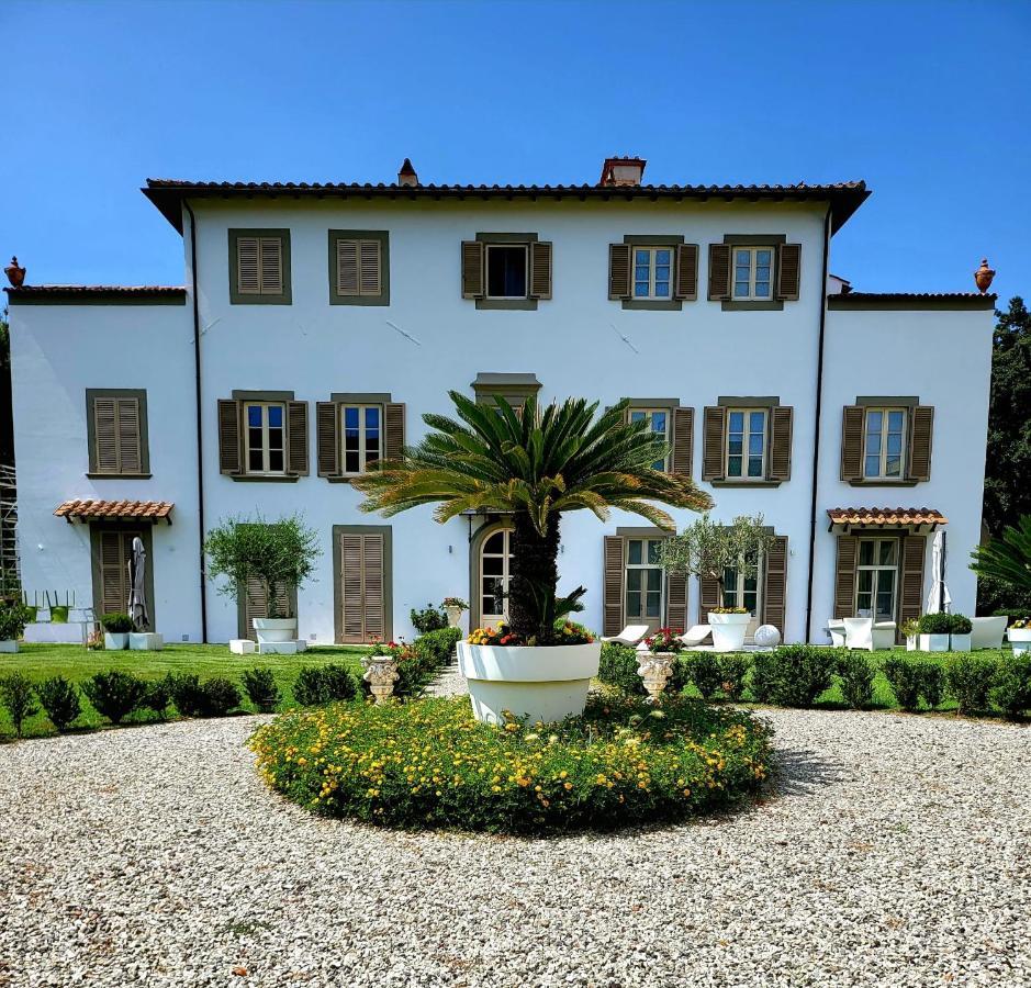 La Villa Apartments - Convenient For Sardinia And Corsica - 4 Beds - Private Parking Included With Camera Livorno Buitenkant foto